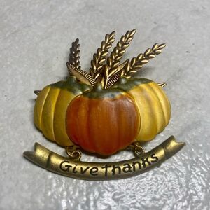 Vintage Give Thanks Pin
